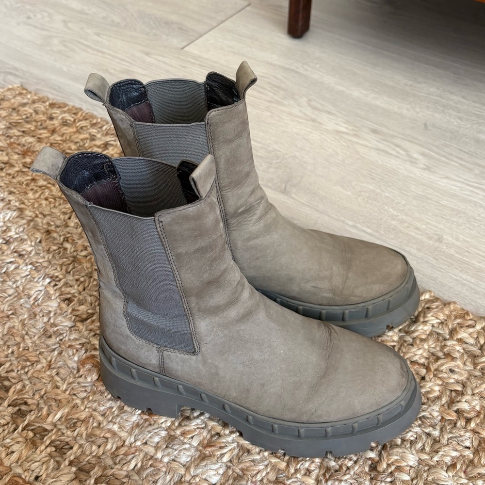 Steve Madden Barclay Chelsea Boot